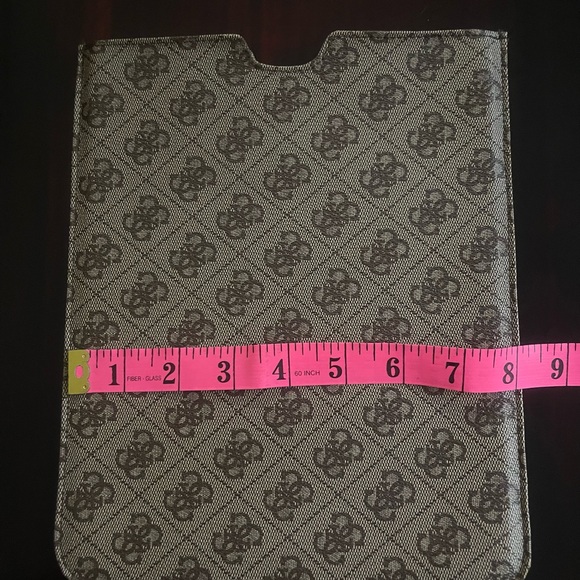 Guess Factory Signature 4-G Logo Tablet Sleeve/Case 8x10” - Picture 6 of 6